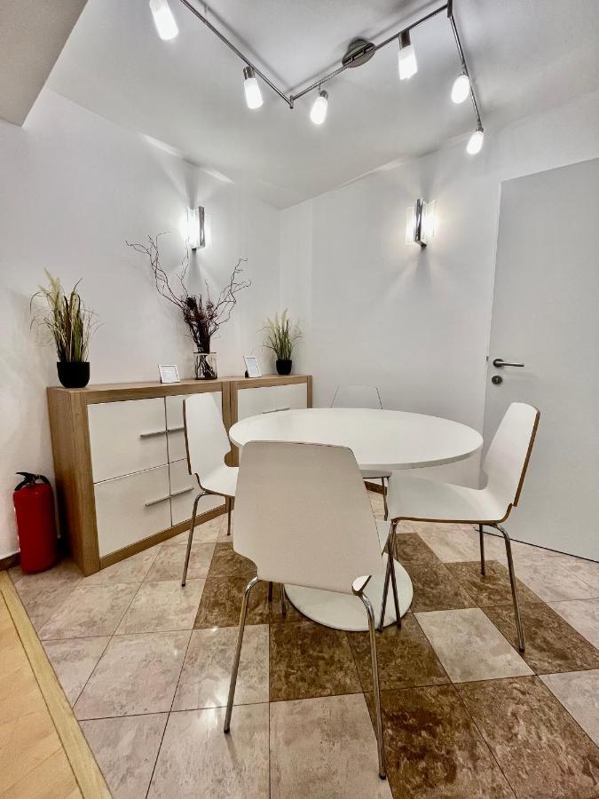 Traum Apartment Mit Pool+Balkon Відень Екстер'єр фото